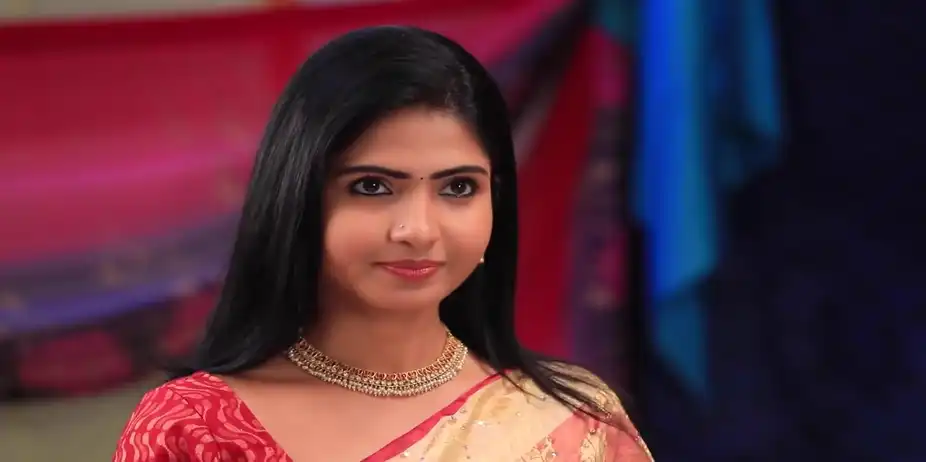 Vanathi's Beauty Mesmerises Arul - Manasellam