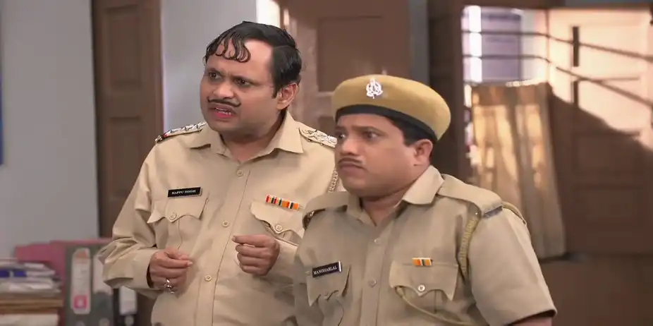 Tony Points a Gun at Happu - Happu Ki Ultan Paltan
