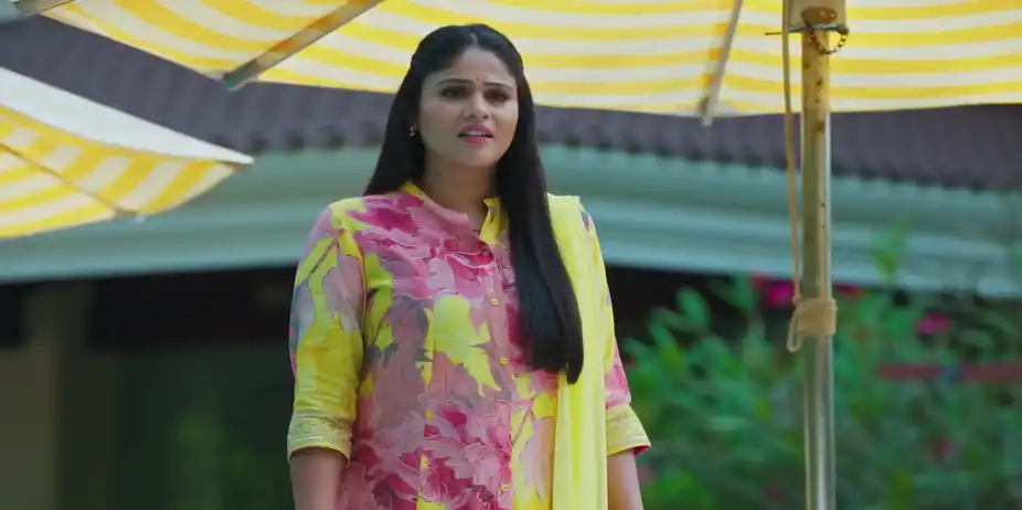 Bhavana to Profess Her Love to Siddhiraj - Lakshmi Niwas