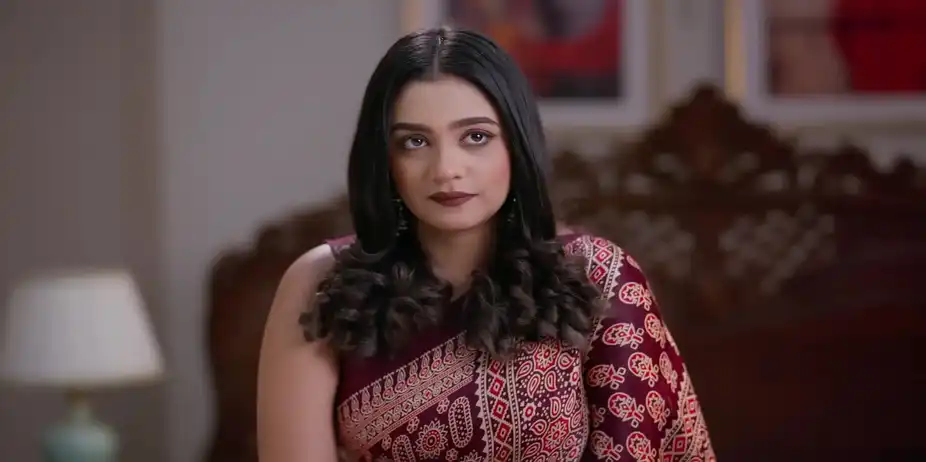 Maya Feels Happy as Manjiri Completes Her Work - Tula Japnar Aahe