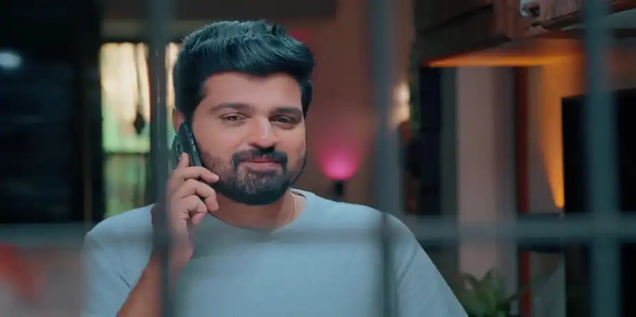 Varun Talks Lovingly to Radhika - Snehapoorvam Shyama