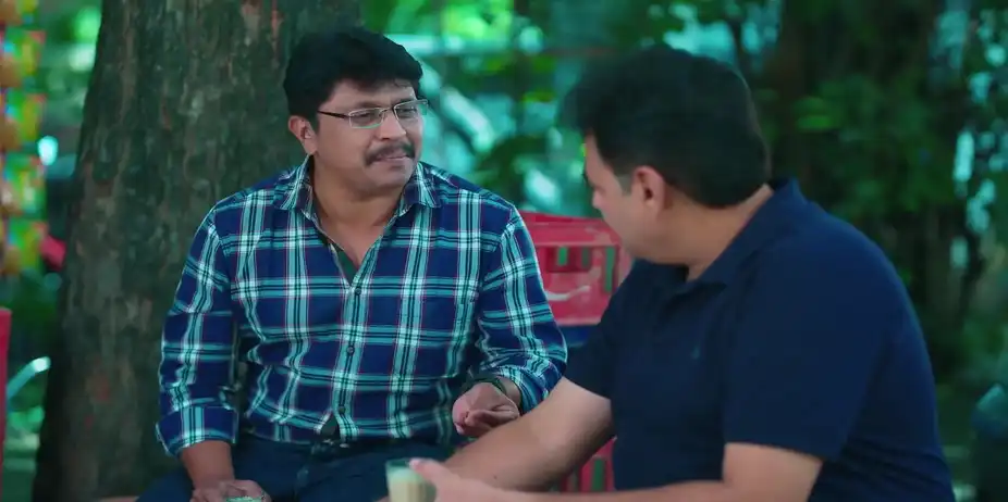 Goutham Discusses the Young Girl with Anand - Amruthadhaare