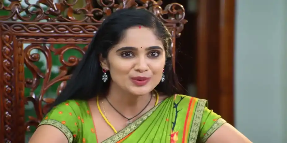 Indrani and Her Family Face Difficulties - Karthigai Deepam