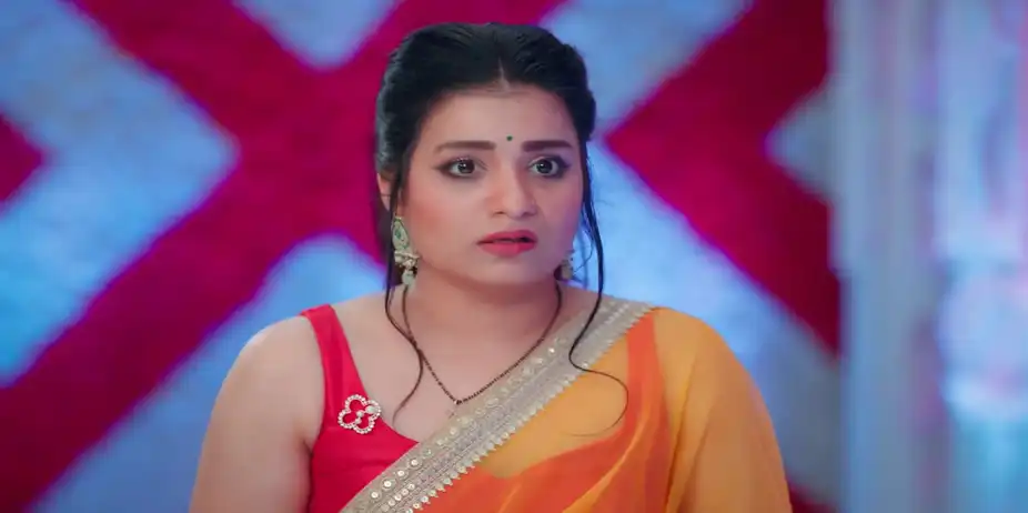 Nikita and Anand Try to Reassure a Worried Samar - Veen Doghatli Hi Tutena