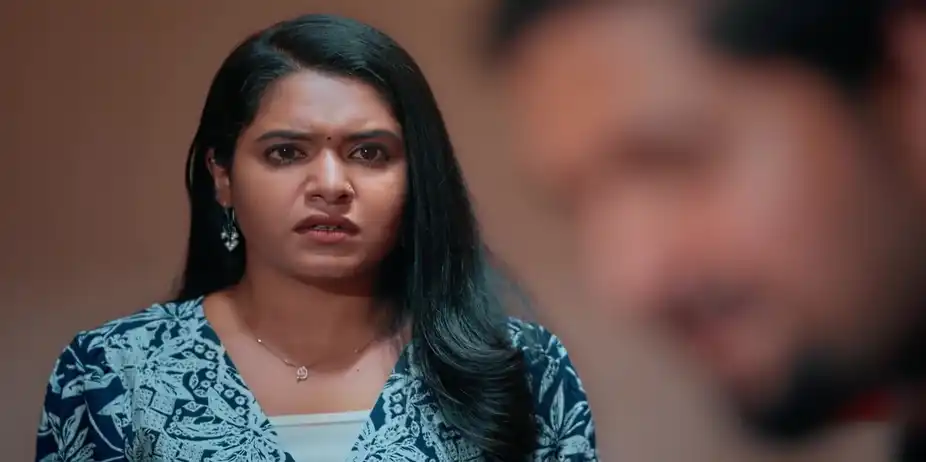 Uthara Confronts Jeevan - Madhura Nombara Kattu