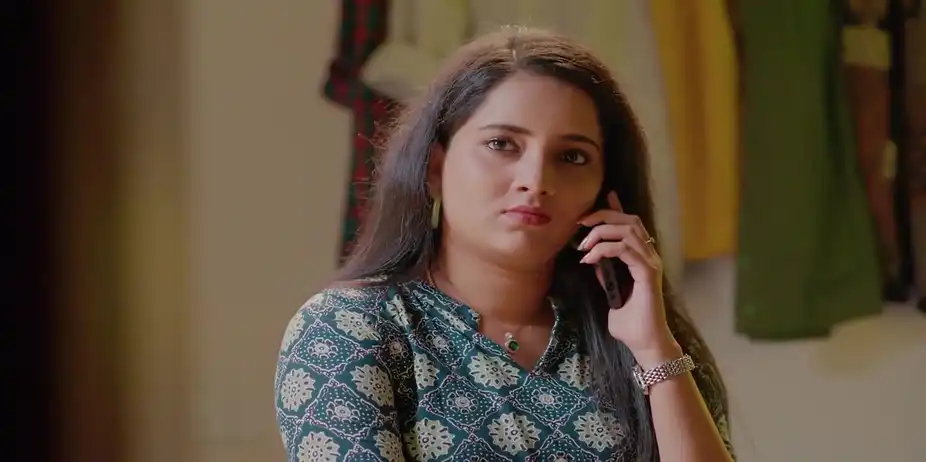 Harishankar Offers to Help a Mother and Daughter Duo - Madhura Nombara Kattu