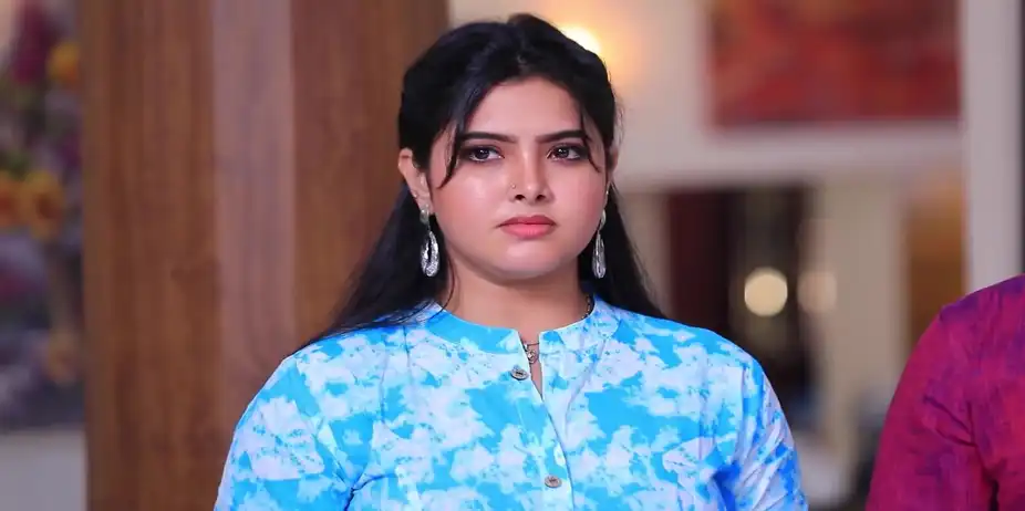 Kanaka Stages an Emotional Act - Manasellam