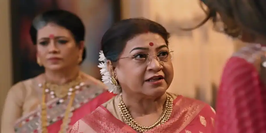 Kamini Stops Anika from Committing Suicide - Saru