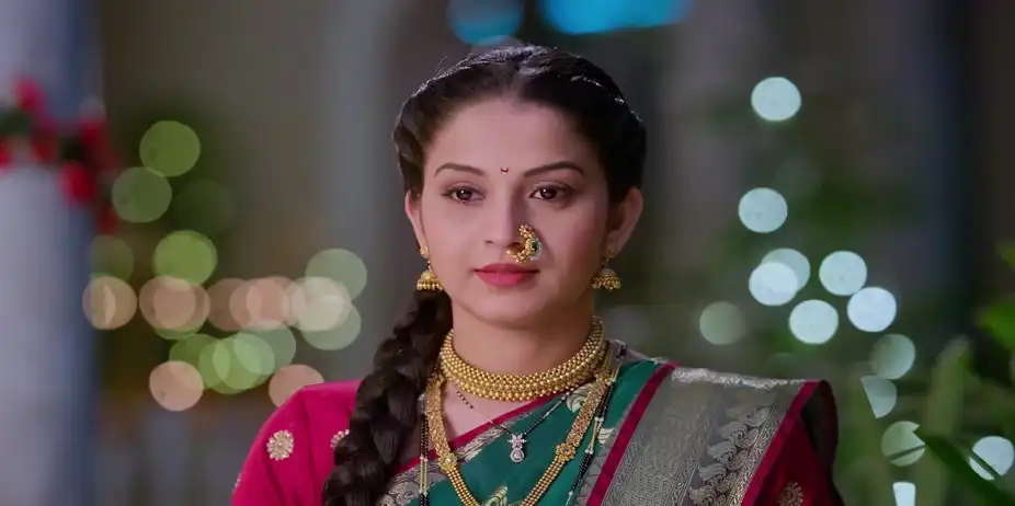 Atharva Tries to Avoid an Embarrassing Situation - Tula Japnar Aahe