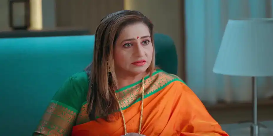 Mallika Voices Her Concern to Aaji - Veen Doghatli Hi Tutena
