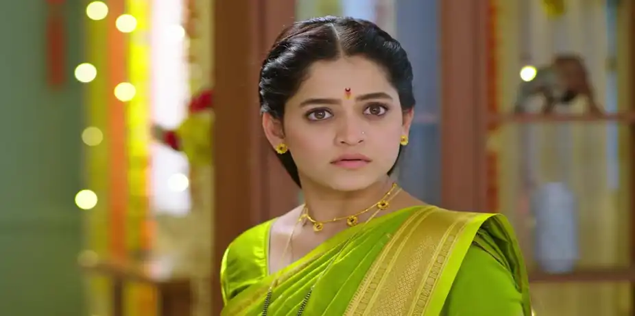Paaru Gives a Fitting Reply to Disha - Paaru