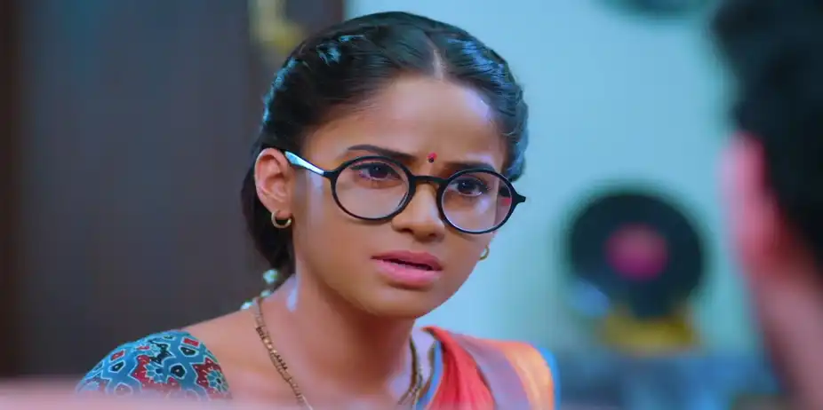 Sarang Tells Savali about Rajkumar's Visit - Savalyachi Janu Savali