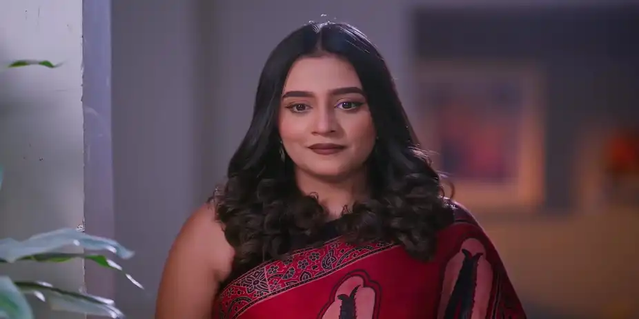 Maya Causes a Mess in Meera’s Room - Tula Japnar Aahe