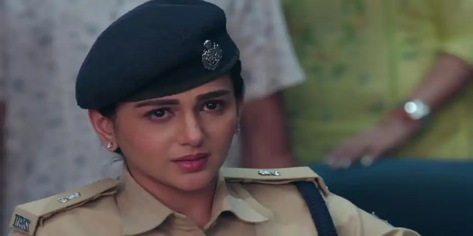 Geeta Threatens Everyone with a Bomb - Jagriti
