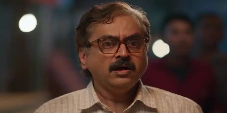 Raghupati and Subhash Set Gopal's Shop on Fire - Tumm Se Tumm Tak