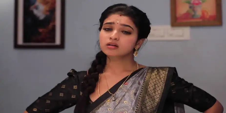Nandini Pretends to Get Hurt - Manasellam