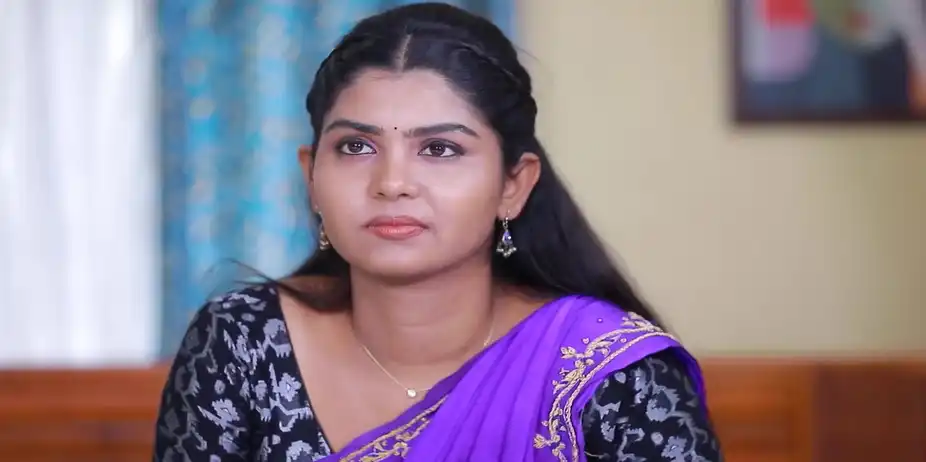 Janani Falls Into Padmavathi's Trap - Mounam Pesiyadhe