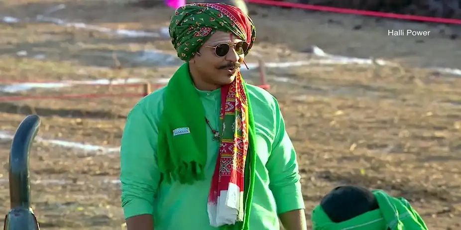 Rashmi Grows Frustrated with Fareen during a Task - Halli Power