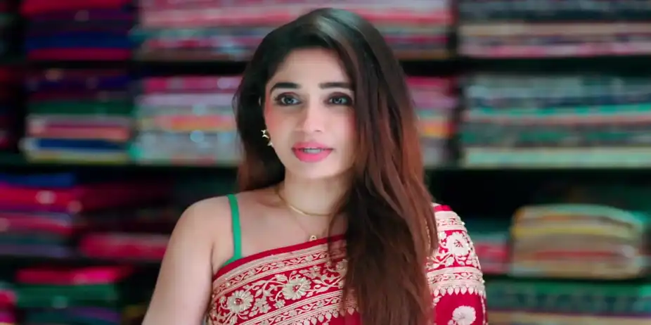 Rohan Is Shocked to Hear Adhira's Saree's Price - Veen Doghatli Hi Tutena