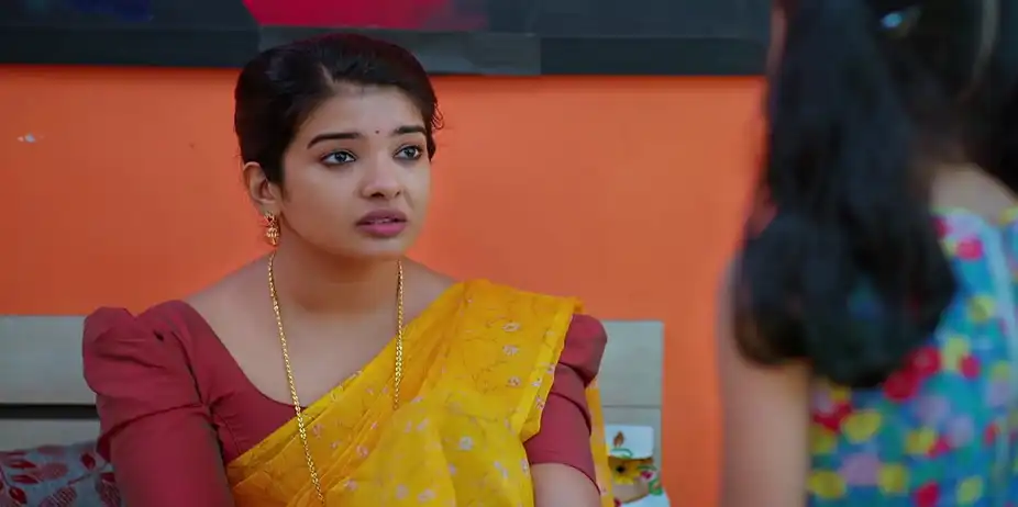 Vandana Shares Her Grief with Diya - Manathe Kottaram