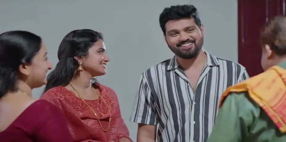 Radhika Reaches Aattuvassery - Snehapoorvam Shyama