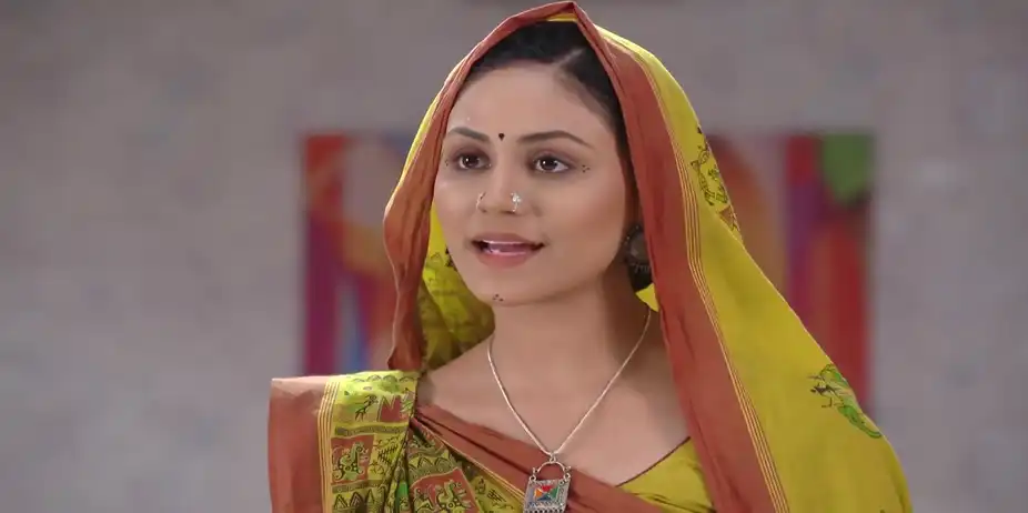 Bhawani Scolds Her Goon - Suna Jhia