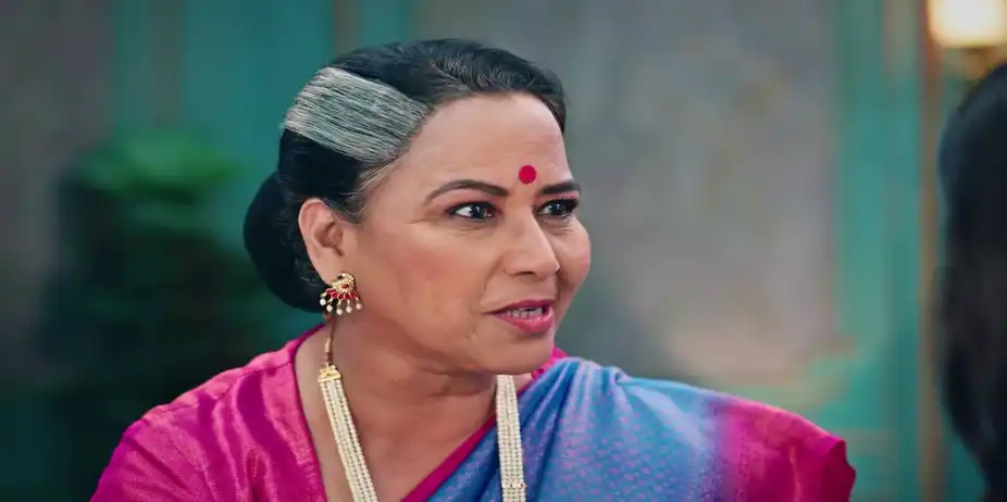 Kamini Calms an Irked Anika - Kamali