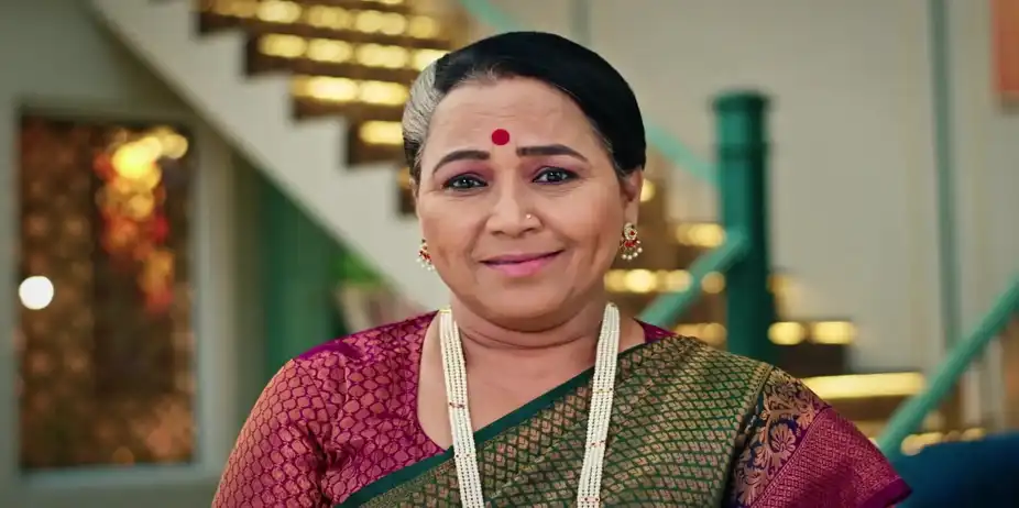 Rajan's Friend Meets Kamini - Kamali