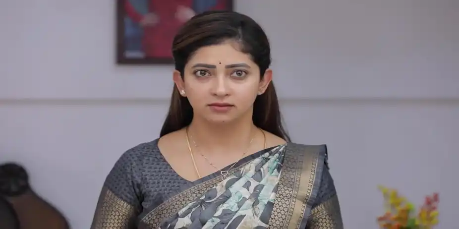 Has Bharathi Forgotten her Past? - Idhayam