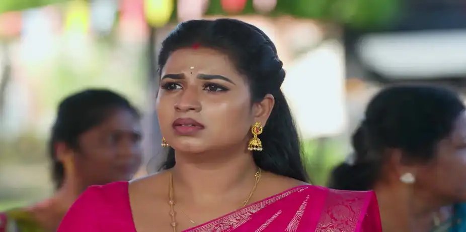Raja Condemns the Village Chief - Karthigai Deepam