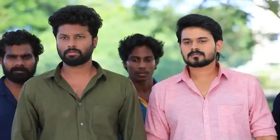 Karikalan Looks For Rani - Manasellam