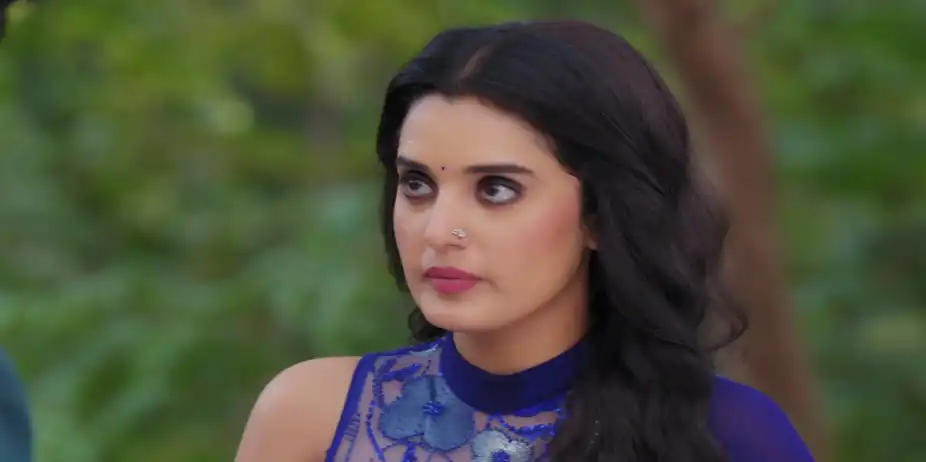 Raghav Takes Care of Reet - Jaane Anjaane Hum Mile