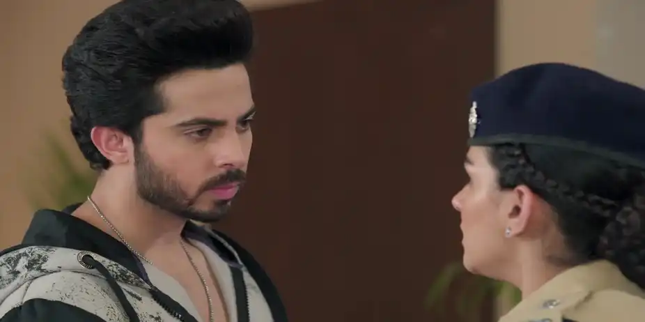 Sapna Tries to Handle Suraj - Jagriti