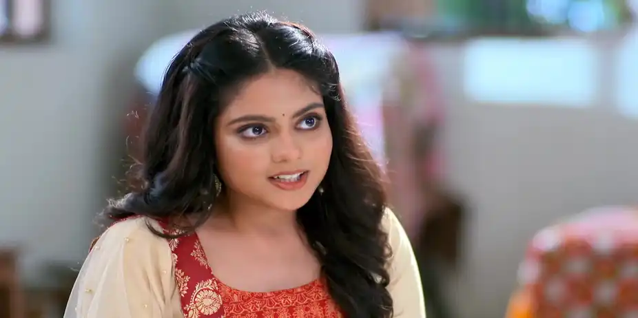 Kusum Dyes Her Dupatta Red