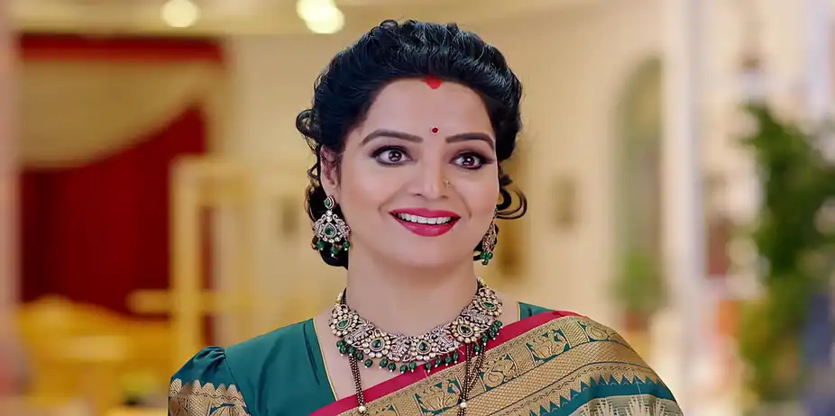 Kudumbasametham S1 E80 - Ananda Bhairavi Caught in a Fire