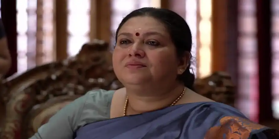 Sathyabhama Dresses Up Sathya - Kudumbashree Sharada