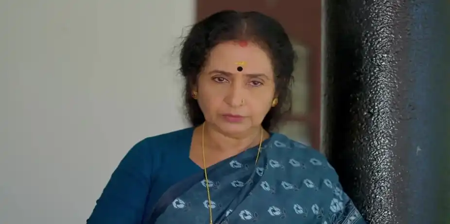 Chandrika Is Relieved by Her Decision - Manathe Kottaram