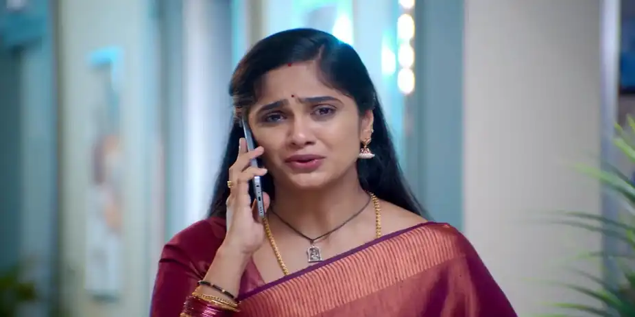 Udhaya Tries to Enquire about Siva - Ayali
