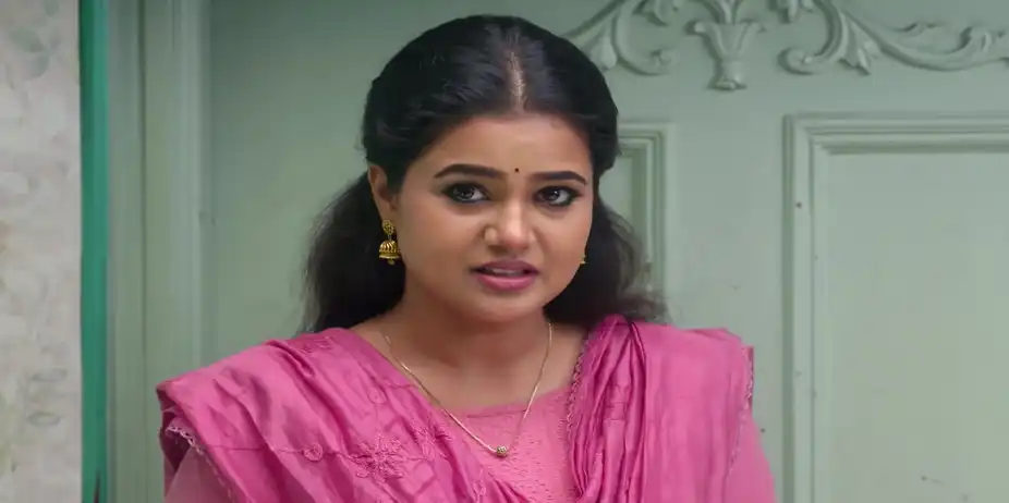 Bhuvana In Trouble - Chinnan Siru Kiliye