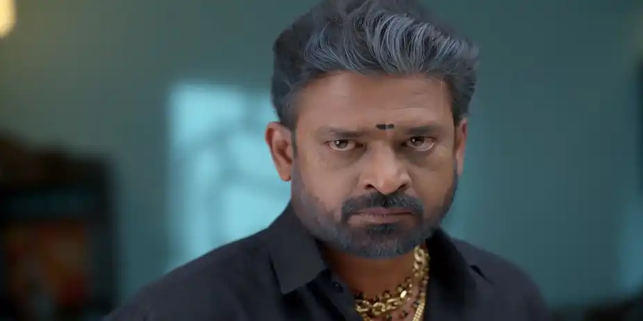 Indhu Opposes Kripakaran - Chinnan Siru Kiliye