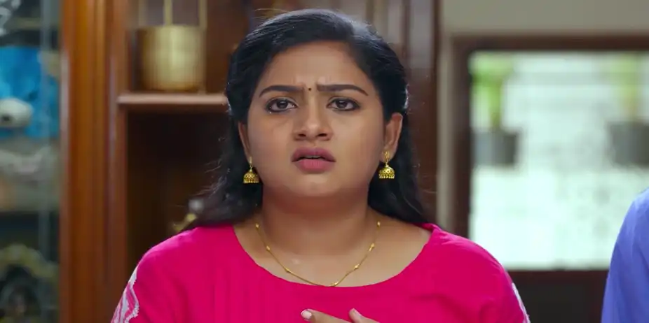 Devaki Gives Deepa Time to Arrange the Money - Chinnan Siru Kiliye