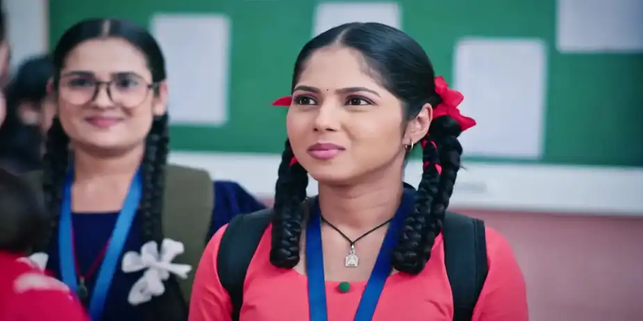 Kamali Tells Taarini about the Incident at College - Kamali