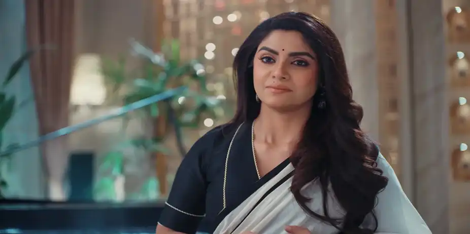 Maya Tells Rekha Her Decision over the Phone - Jagadhatri