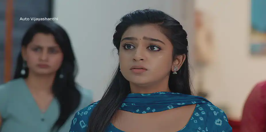 Durga Plans to Frame Chiranjeevi - Auto Vijayashanthi - Promo