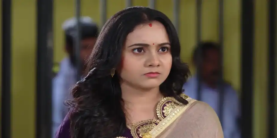 Richa's Offer for the Police Officer - Tuma Bina