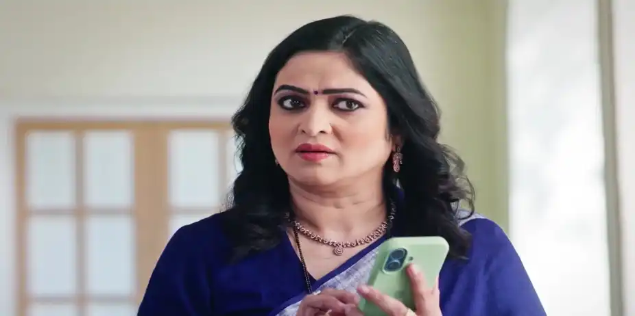 Charan Asks Kamini for Money - Kamali