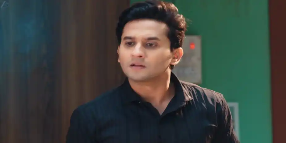 Jayant Gets Scared Seeing Malati in the Room - Lakshmi Niwas