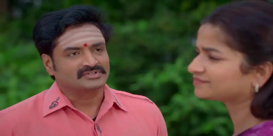 Bharani Spots Soundirapandi's Car - Anna