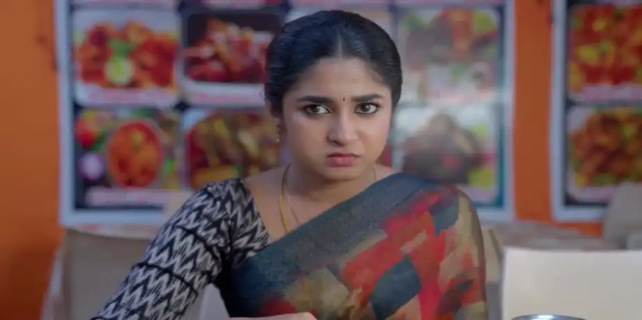 Karna Urges Indhu to Eat - Chinnan Siru Kiliye
