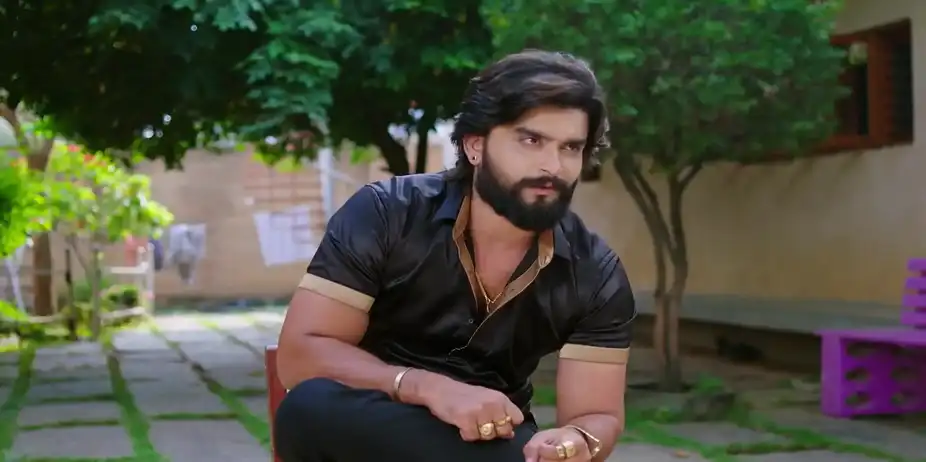 Nayanatara Shares Her Worries with Veerabhadra - Karna